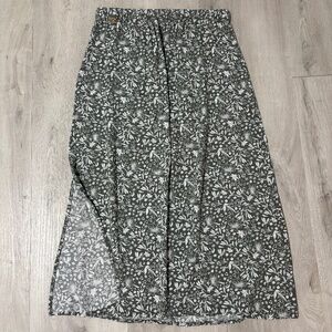 Midi skirt from tentree, worn only once